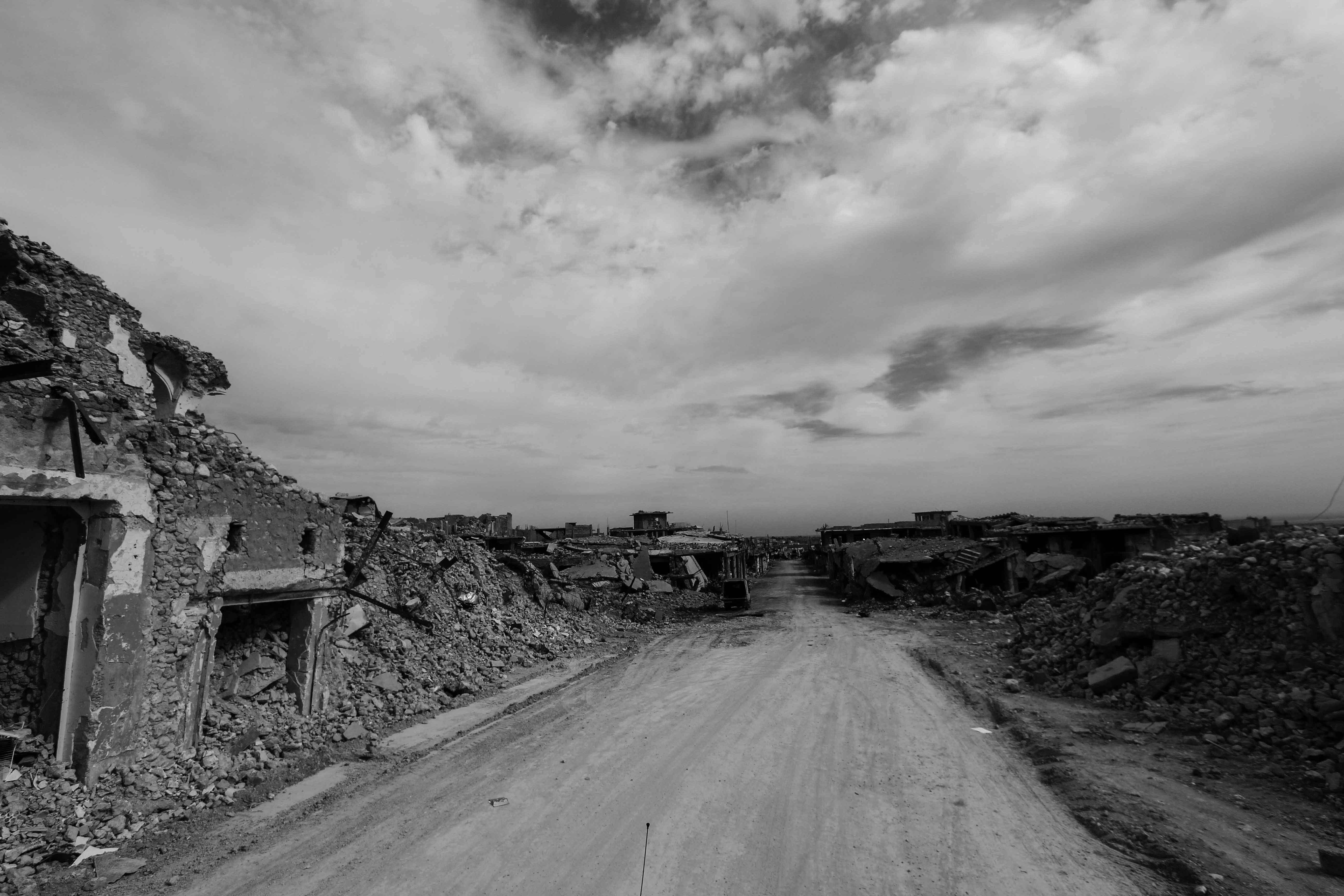 ما زالت المدينة الواقعة في محافظة نينوى مدمرة الى حد كبير (تصوير: شفان هركي)